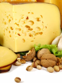 фисташки, чеснок, грецкие, nuts, орехи, Сыр, виноград, cheese