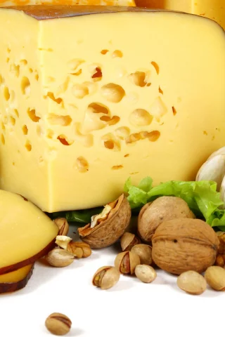фисташки, чеснок, грецкие, nuts, орехи, Сыр, виноград, cheese
