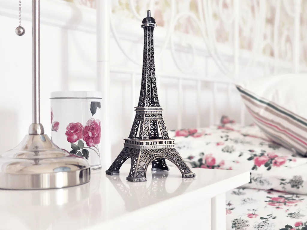 розы, стол, статуэтка, эйфелева башня, La tour eiffel, чашка