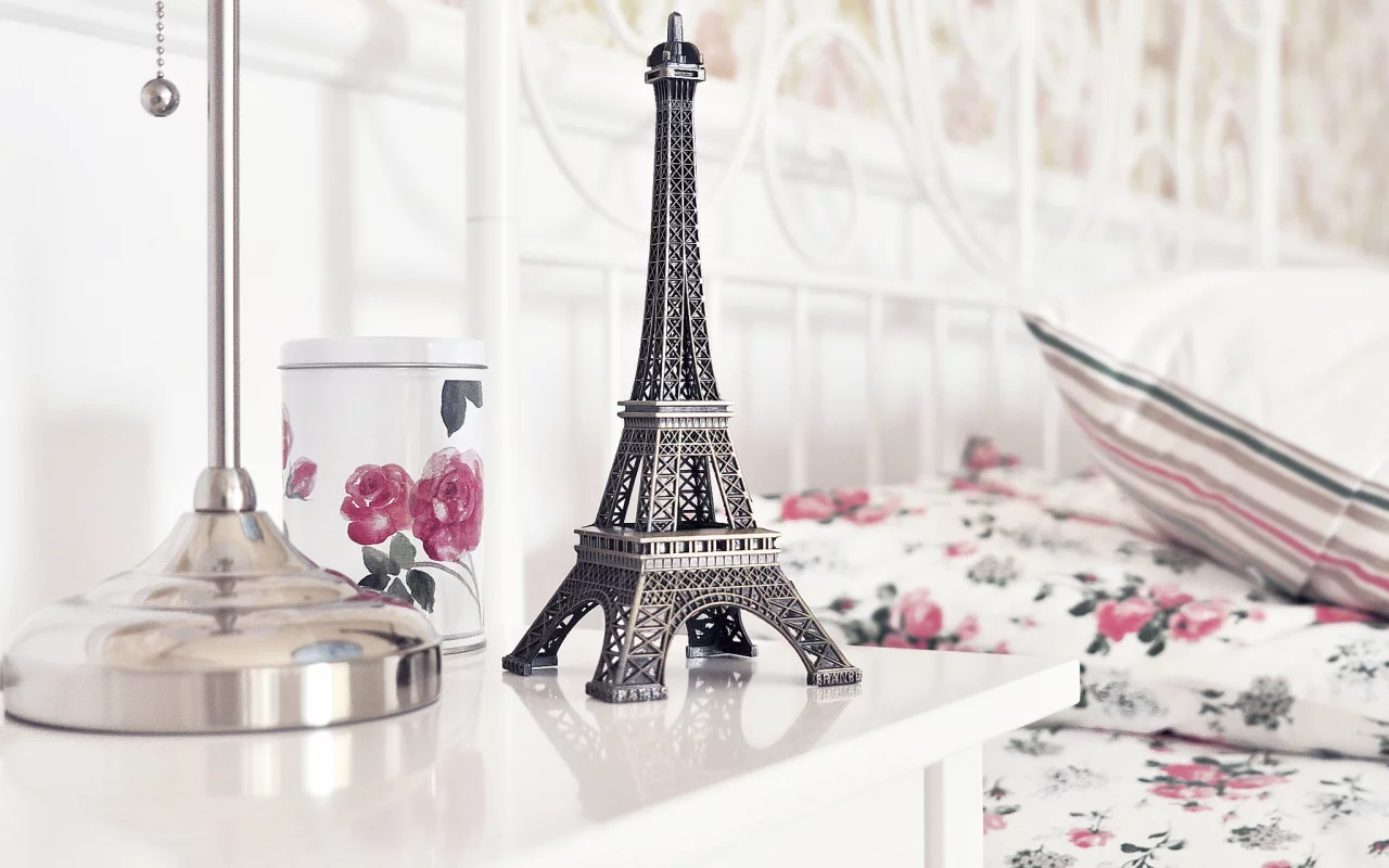 розы, стол, статуэтка, эйфелева башня, La tour eiffel, чашка