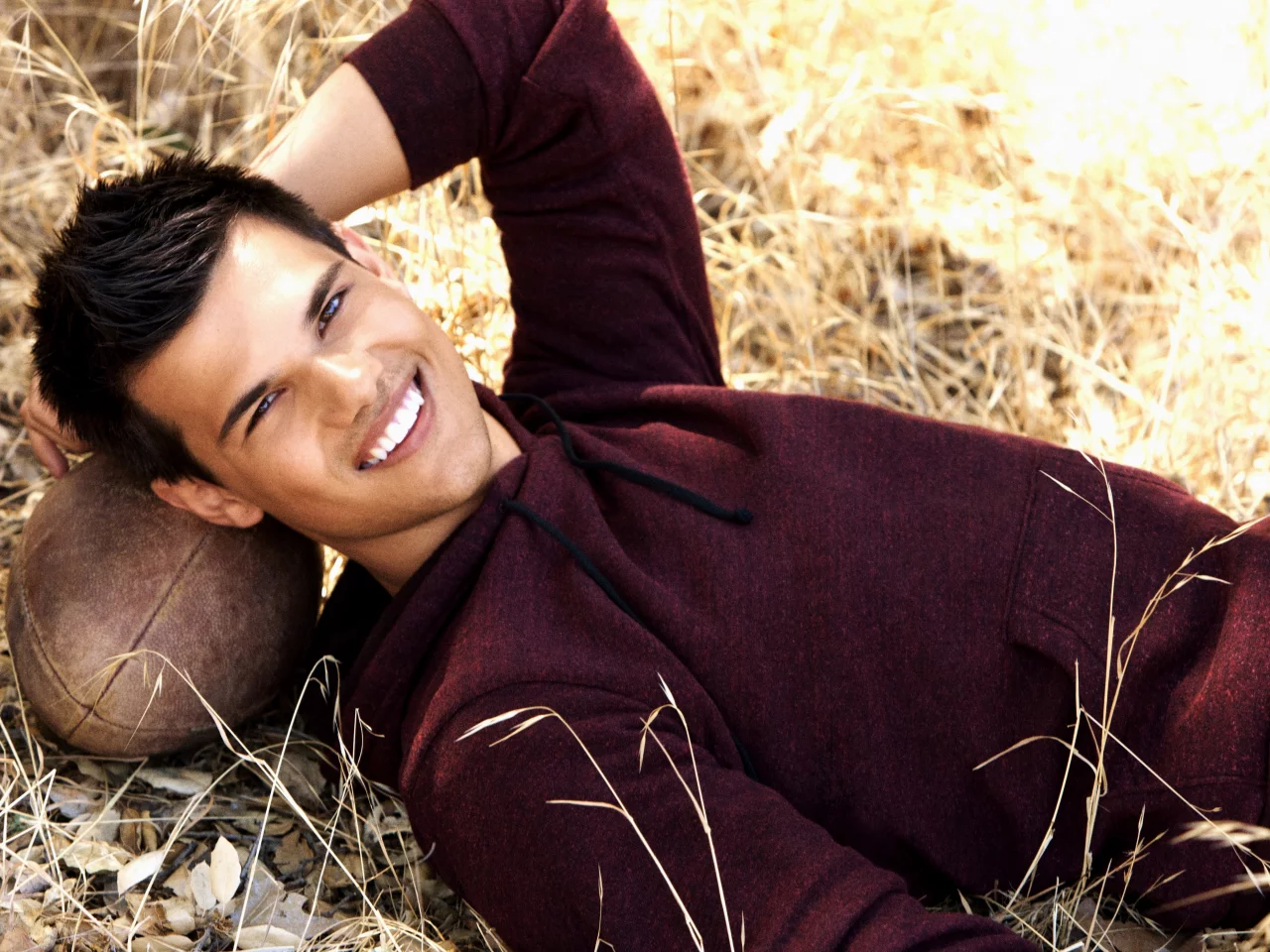 Тейлор лотнер, актер, teylor lautner, улыбка
