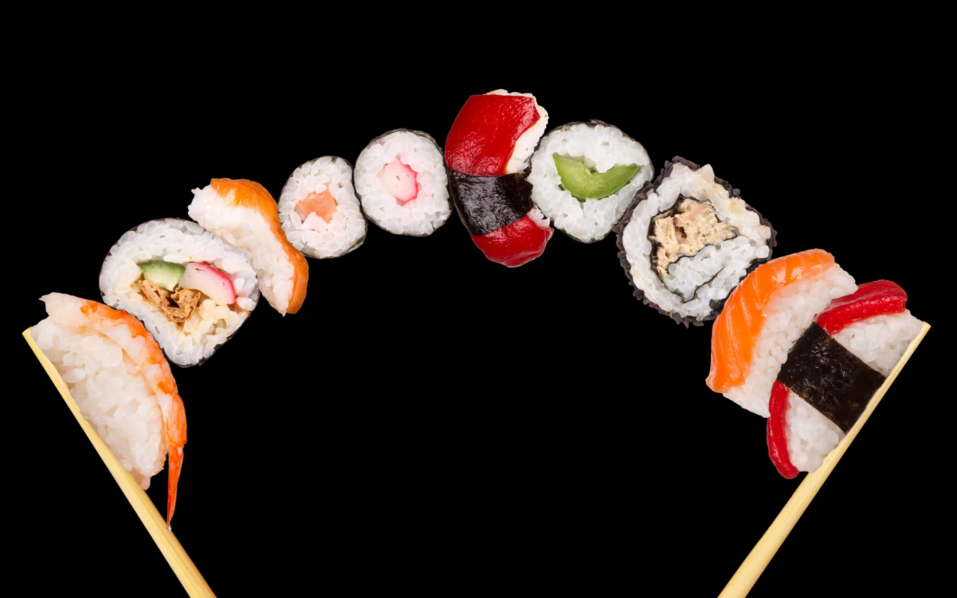 Палочки, морепродукты, суши, роллы