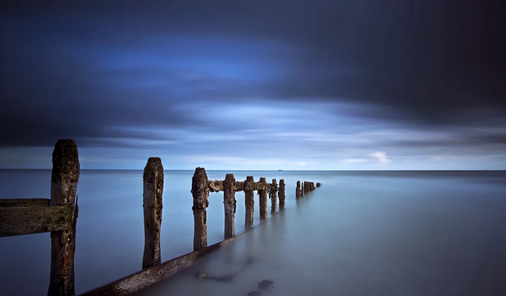 берег, Море, гроза, синева, опоры, тучи, небо