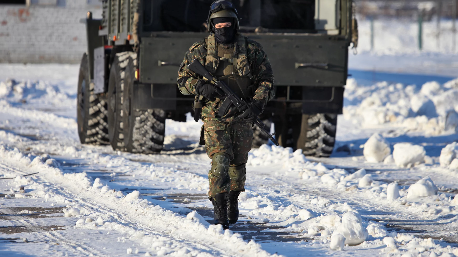 Спецназовец, солдат, боец, урал, снег, рф, мвд, ак, вв