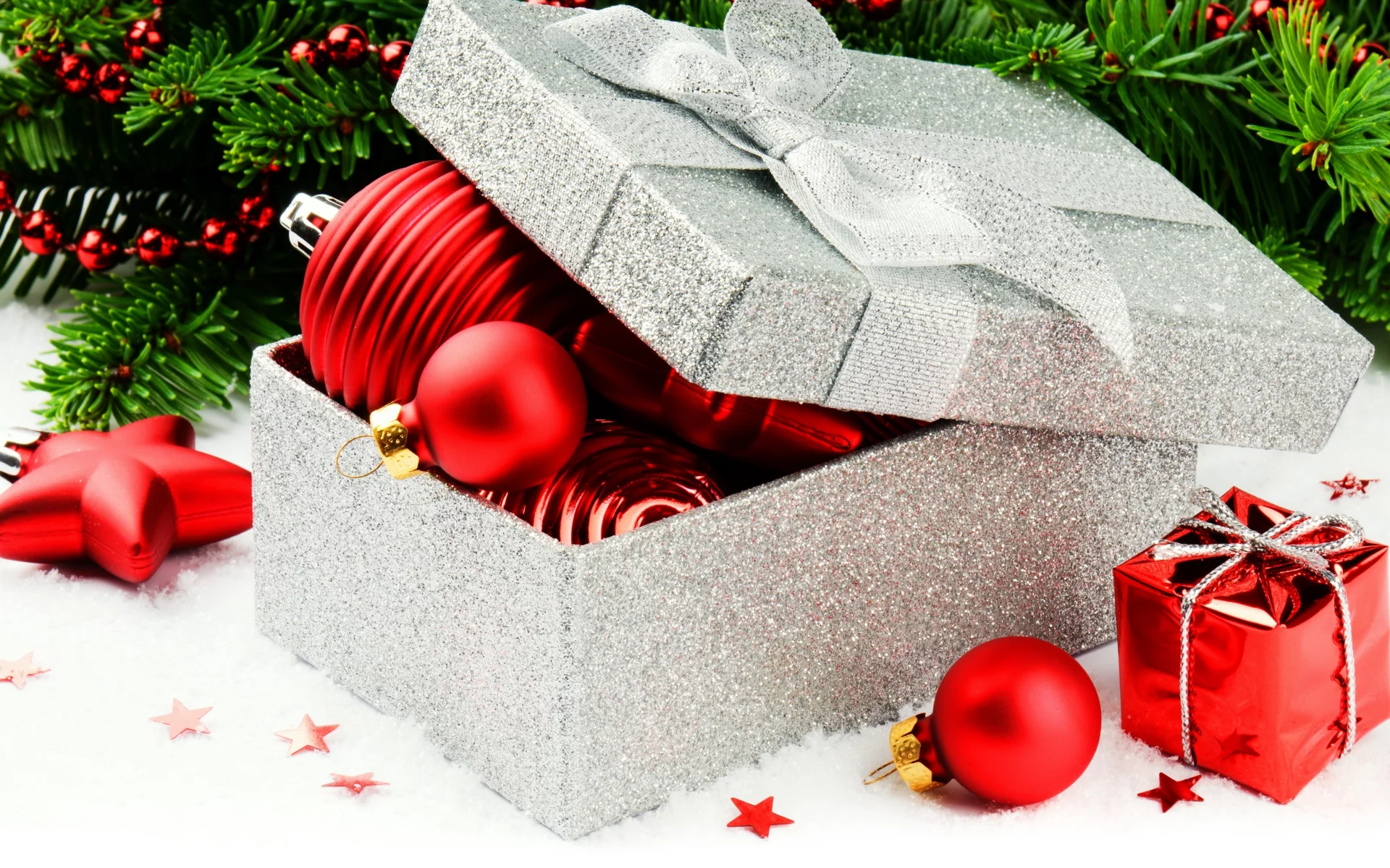 елка, шарики, красные, елочные, new year, коробка, Игрушки