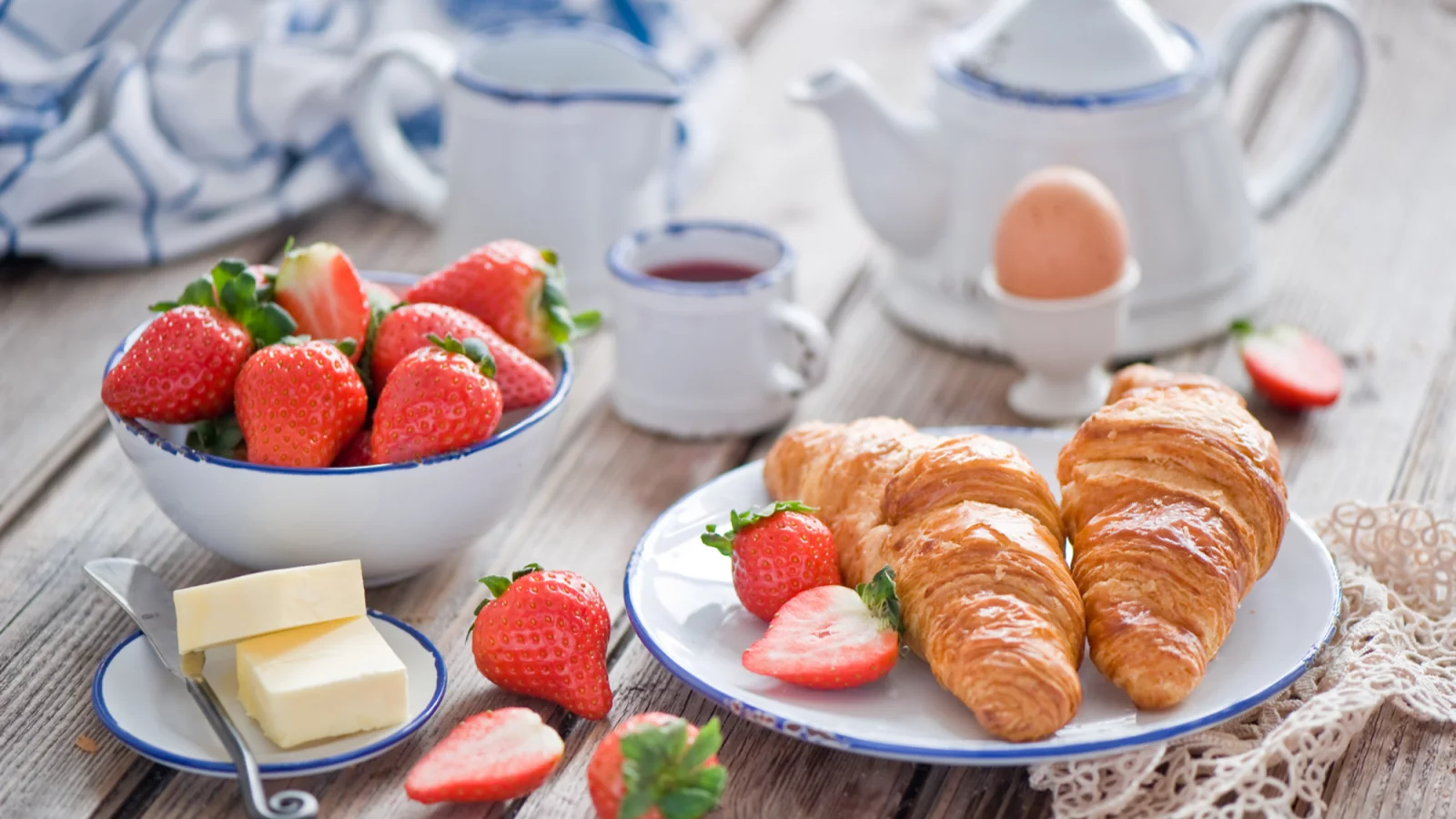 Food, fruit, sweet, croissant, сладкое, еда, strawberry, фрукты, клубника