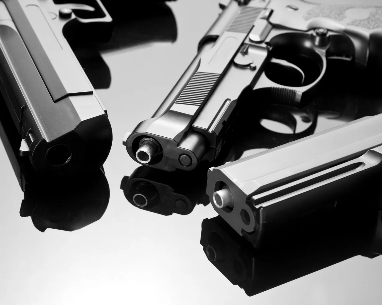 три пистолета, оружие, отражение, gun