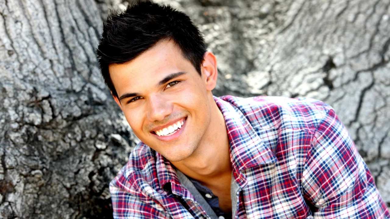 teylor lautner, актер, тейлор лотнер, улыбка