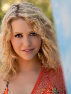 взгляд, улыбка, боке, девушка, блондинка, mia malkova, зелень