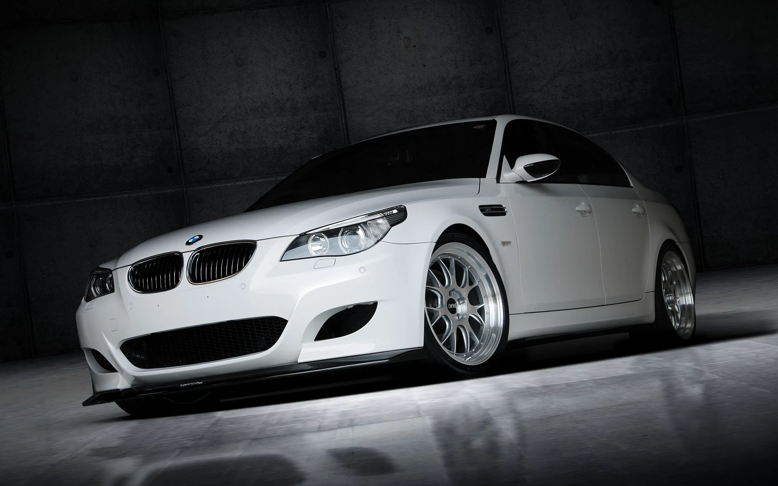 e60, вид спереди, bmw, wheels, седан, m5, white, бмв, белый, диски, bbs