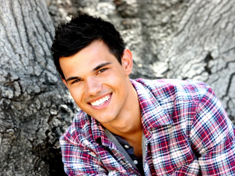 teylor lautner, актер, тейлор лотнер, улыбка