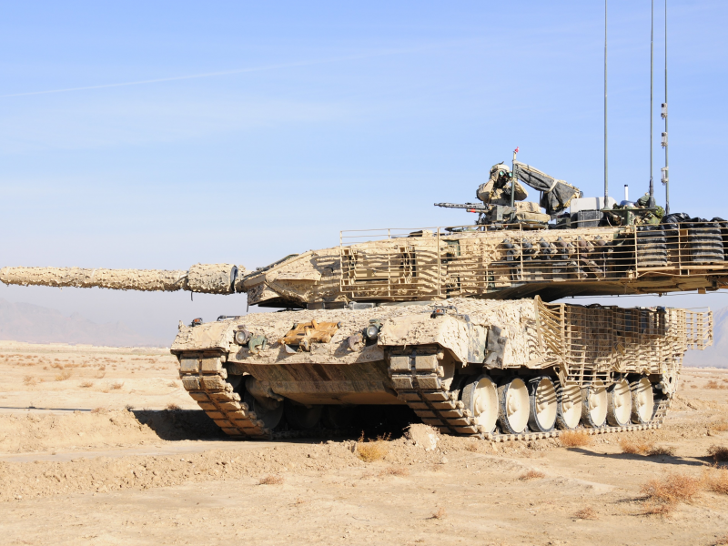 камуфляж, немецкий танк, солдат, пустыня, леопард 2а