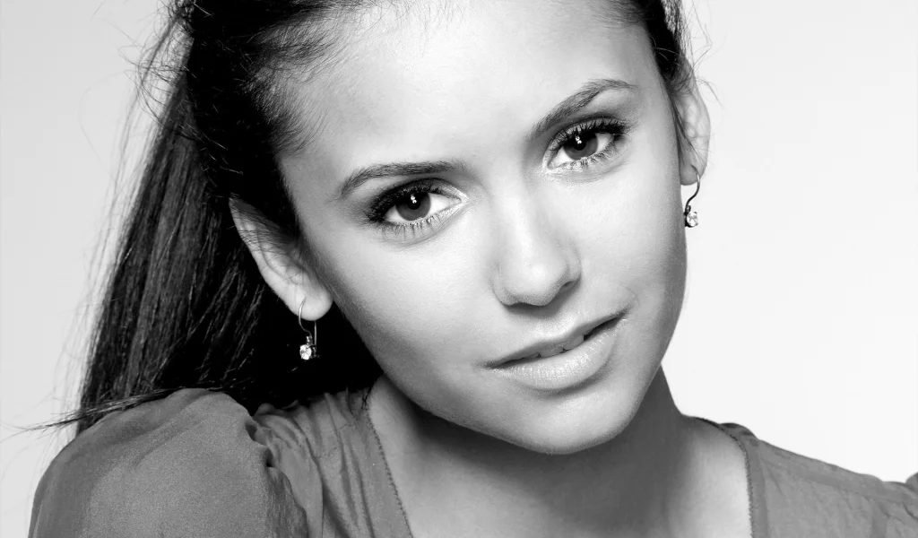 волосы, лицо, nina dobrev, брюнетка, губы, черно-белый, глаза