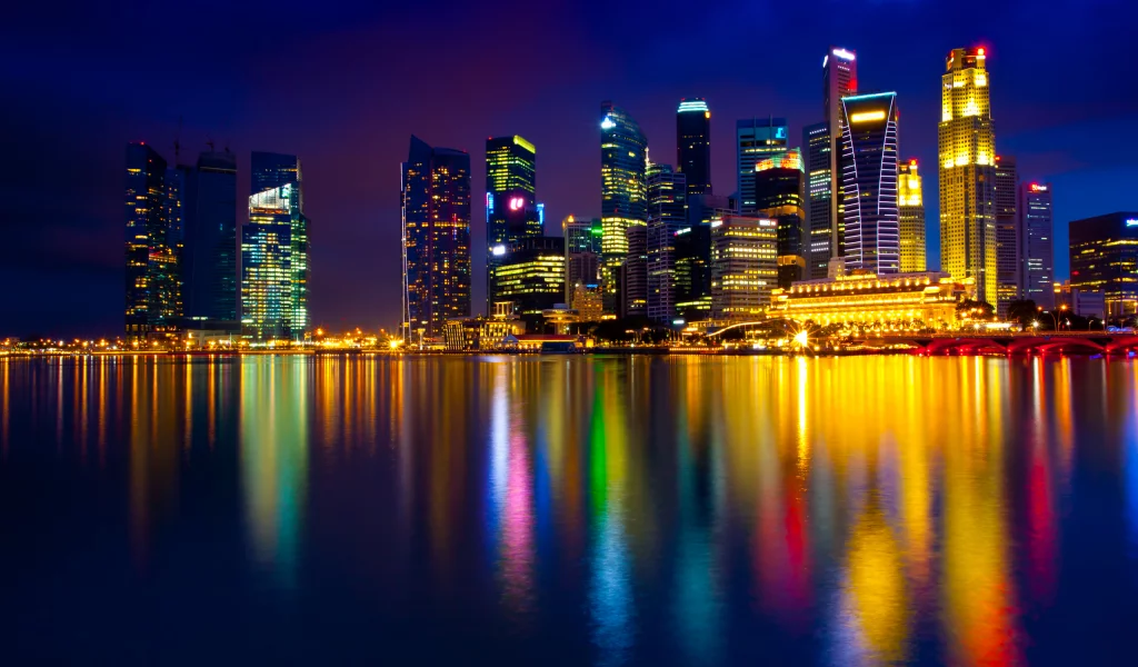 вода, ночь, здания, singapore, дома, сингапур, отражение, огни