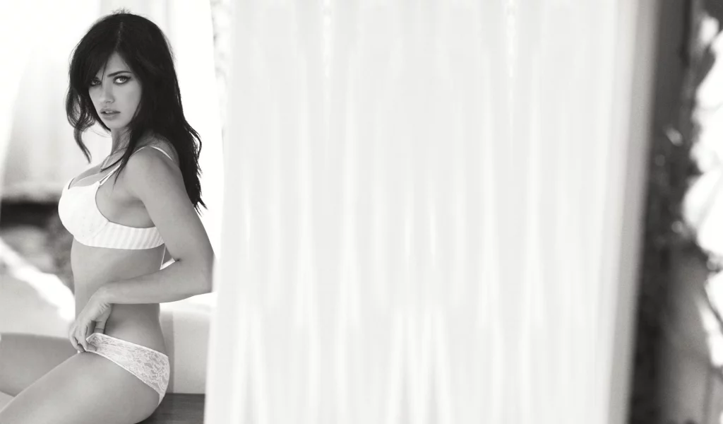 models, фото, чб, фигура, брюнетка, взгляд, adriana lima, девушка, нижнее белье