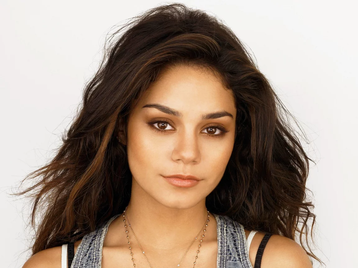 hudgens, vanessa, взгляд