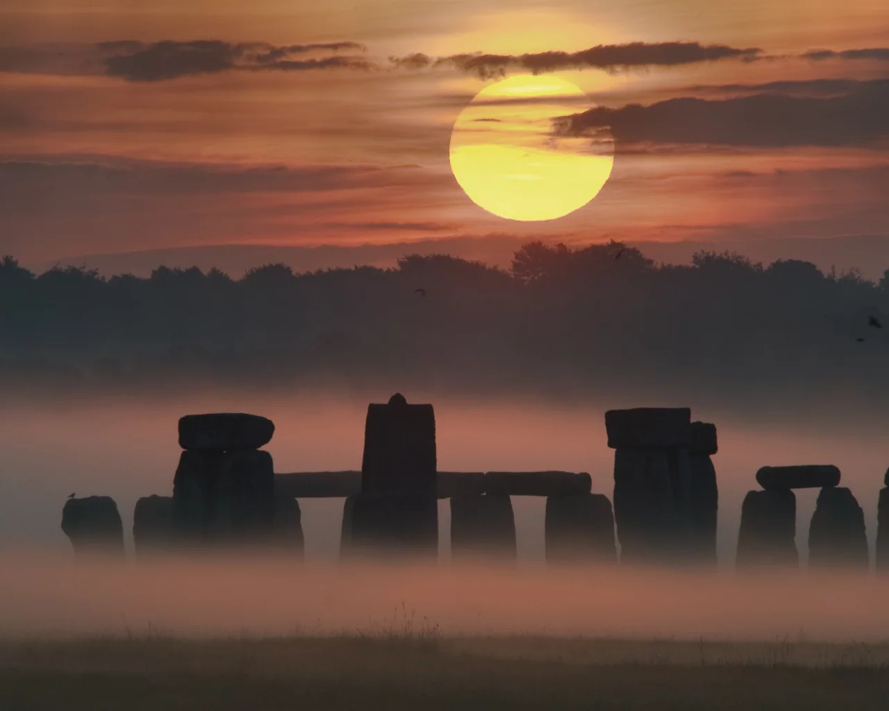 мегалиты, stonehenge, облака, памятник, камни, туман, небо, лес, закат, стоунхендж