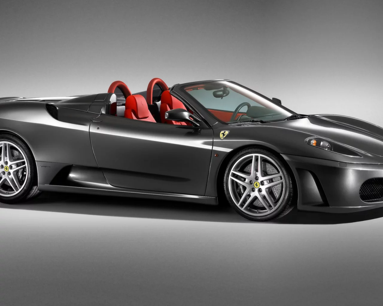 серого цвета, машына, ferrari