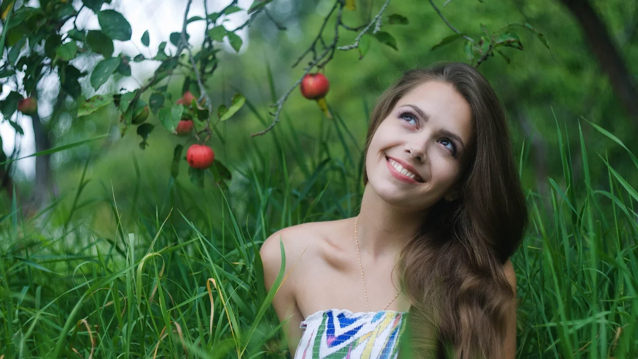 брюнетка, настроение, улыбка