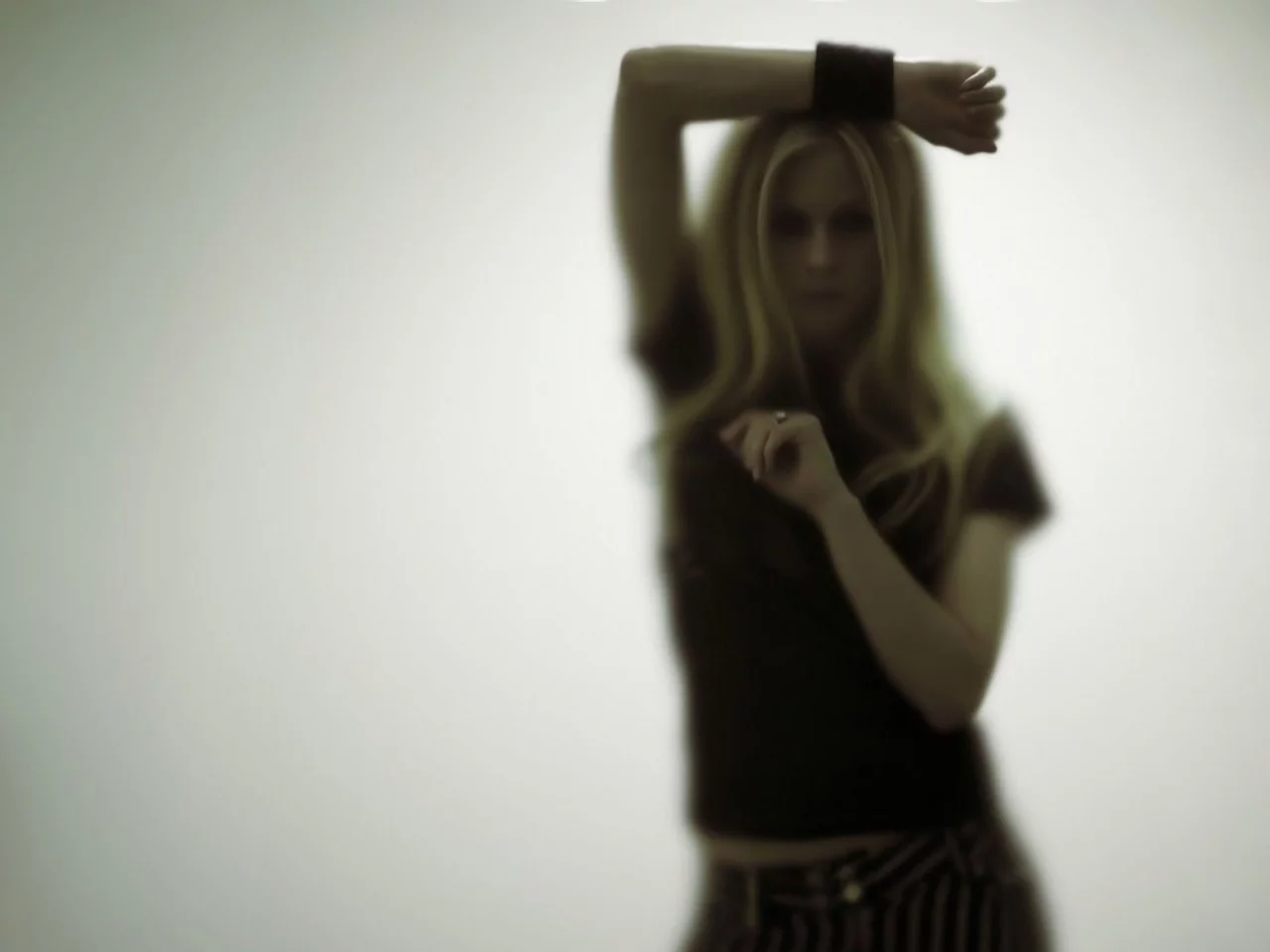 avril lavigne, стекло, певица, аврил лавин, силуэт