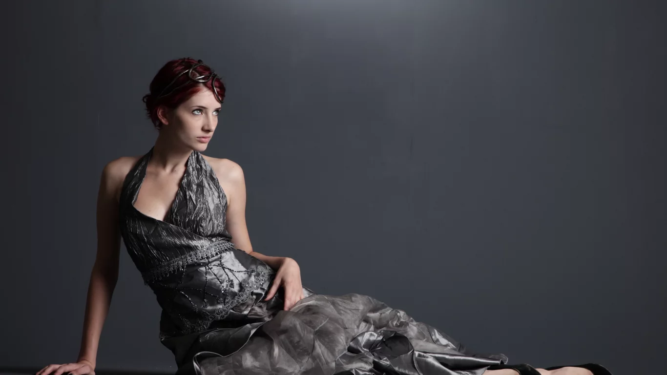 susan coffey, серый, фон
