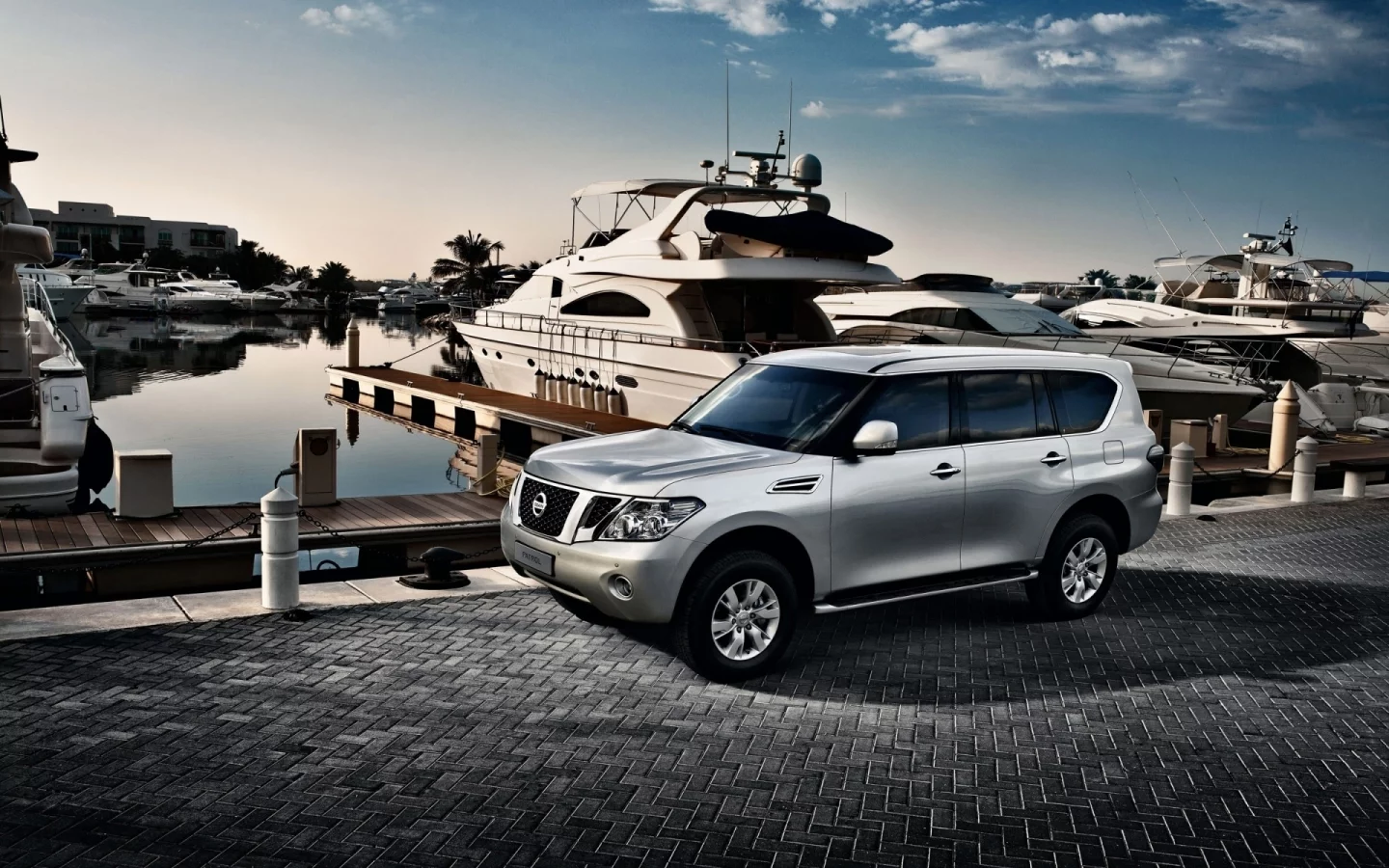 джип, порт, patrol, suv, серебристый, передок, nissan, патрол, облака, внедорожник, ниссан, пристань, небо, причал, яхты