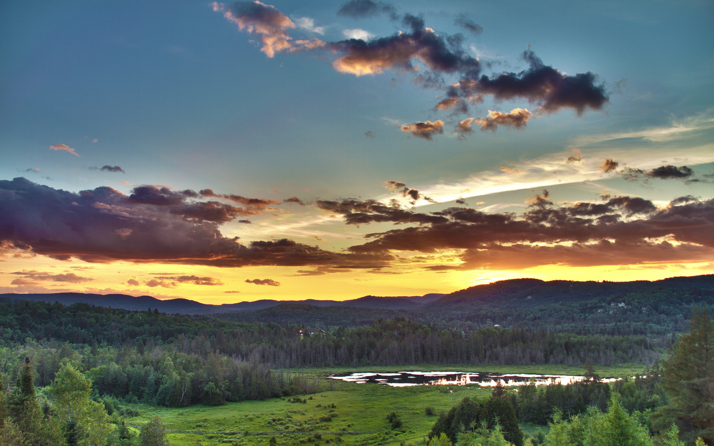 sky, 2560x1600, sun, лес, озеро, forest, trees, clouds, природа, nature, пейзаж, облака, summer, mountains, горы, landscape, закат, деревья, lake, sunset, небо, солнце, лето