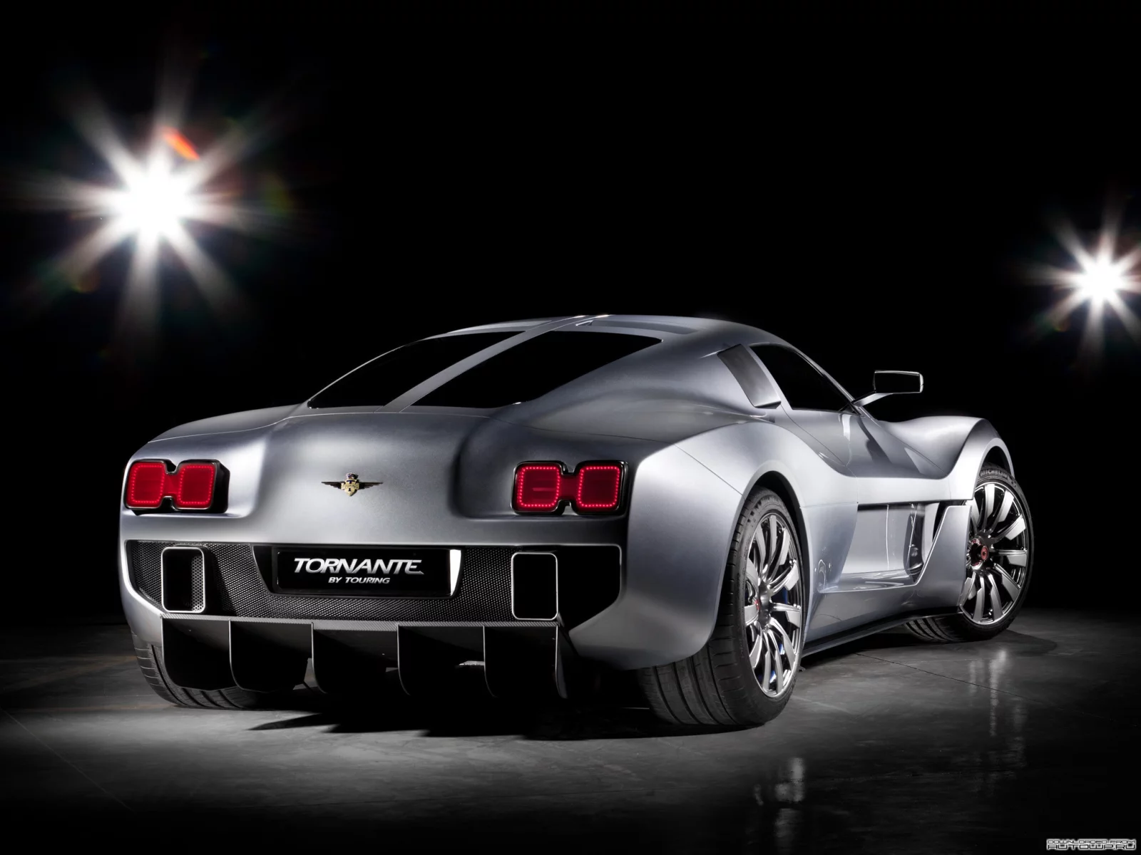 tornante, гиперкар, вид сзади, огни, concept, gumpert
