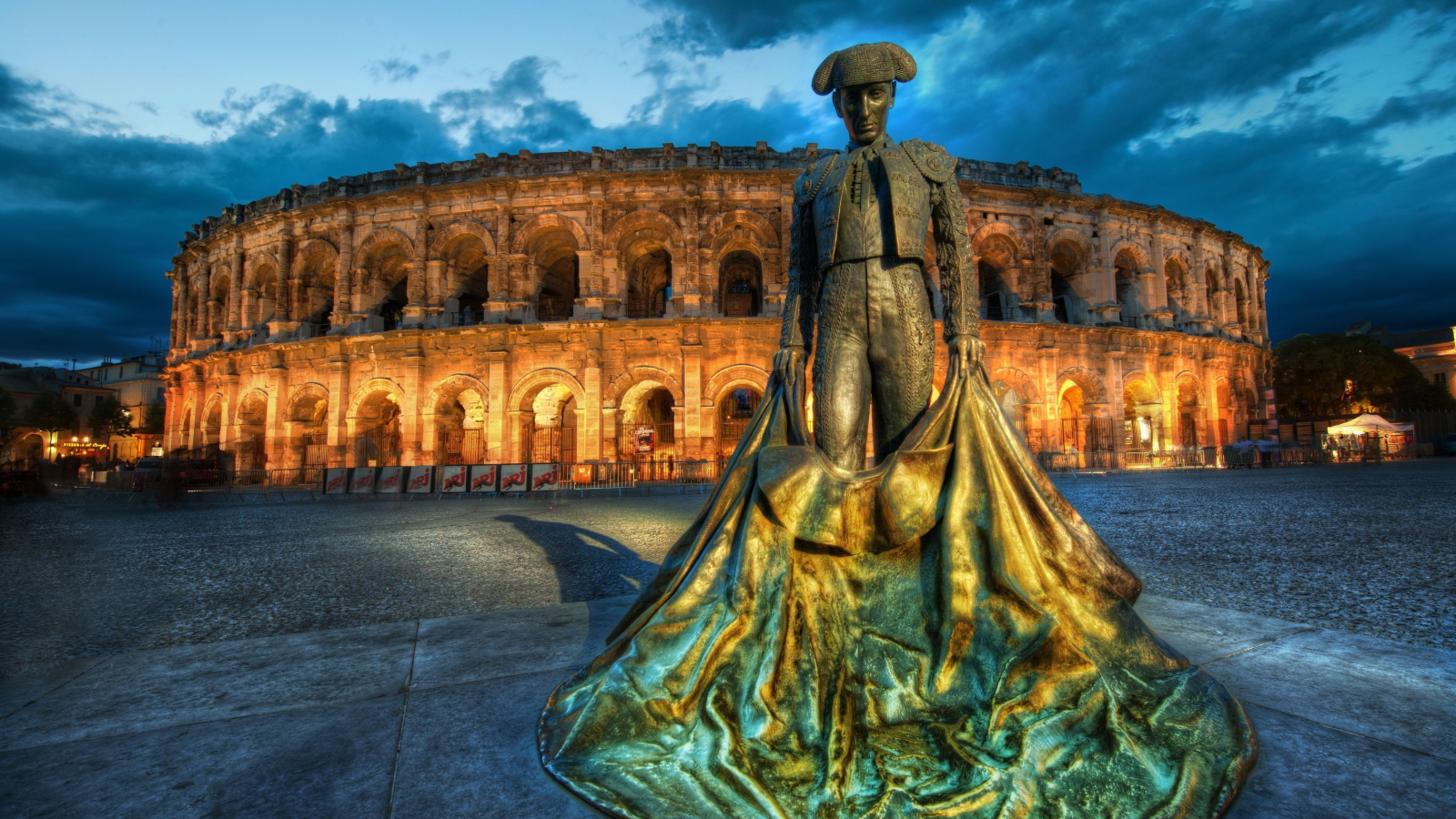 nimes, тореодор, памятник, france, колизей, скульптура