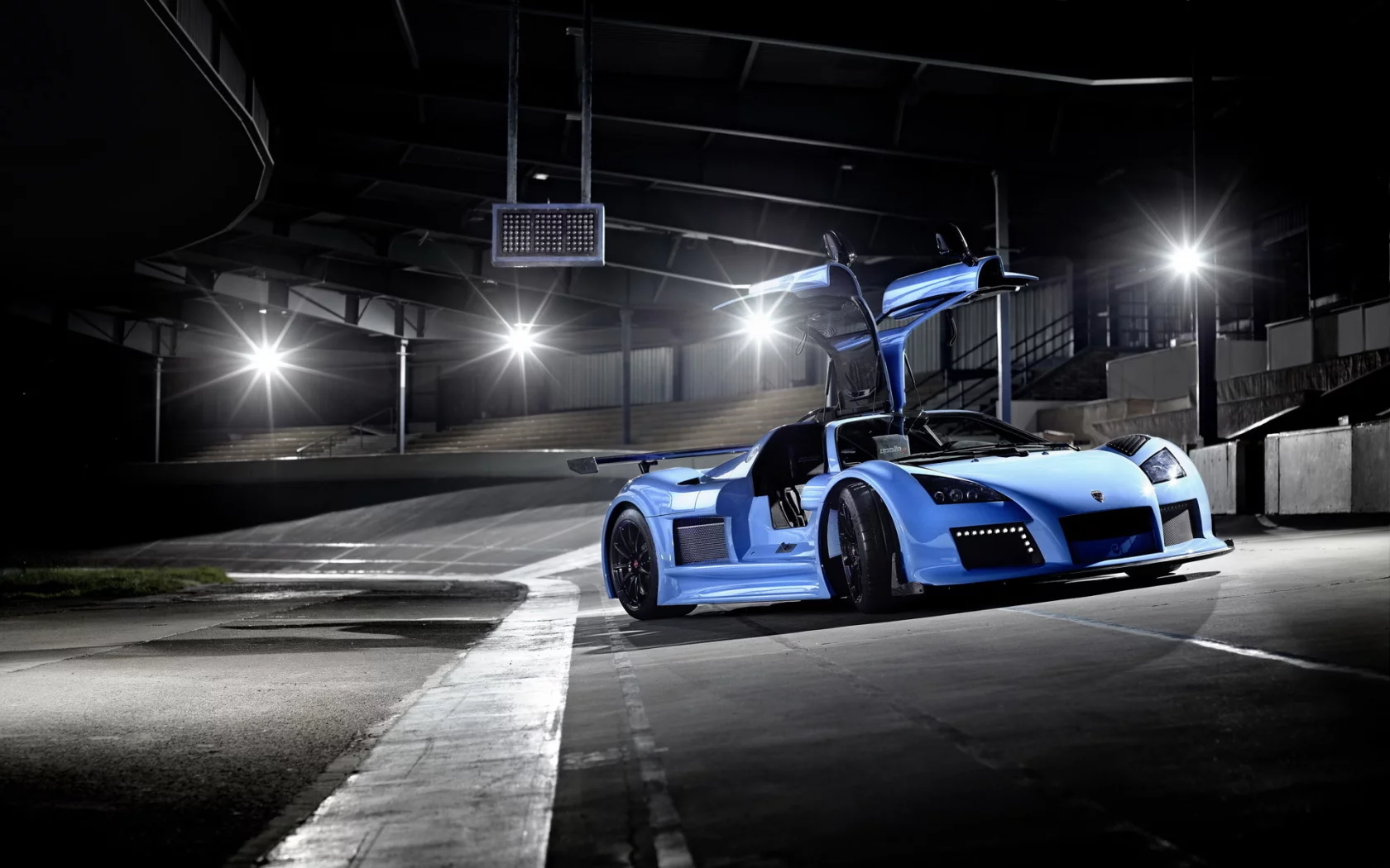 суперкар, gumpert, стадион, ночь, фонари, apollo s, трек