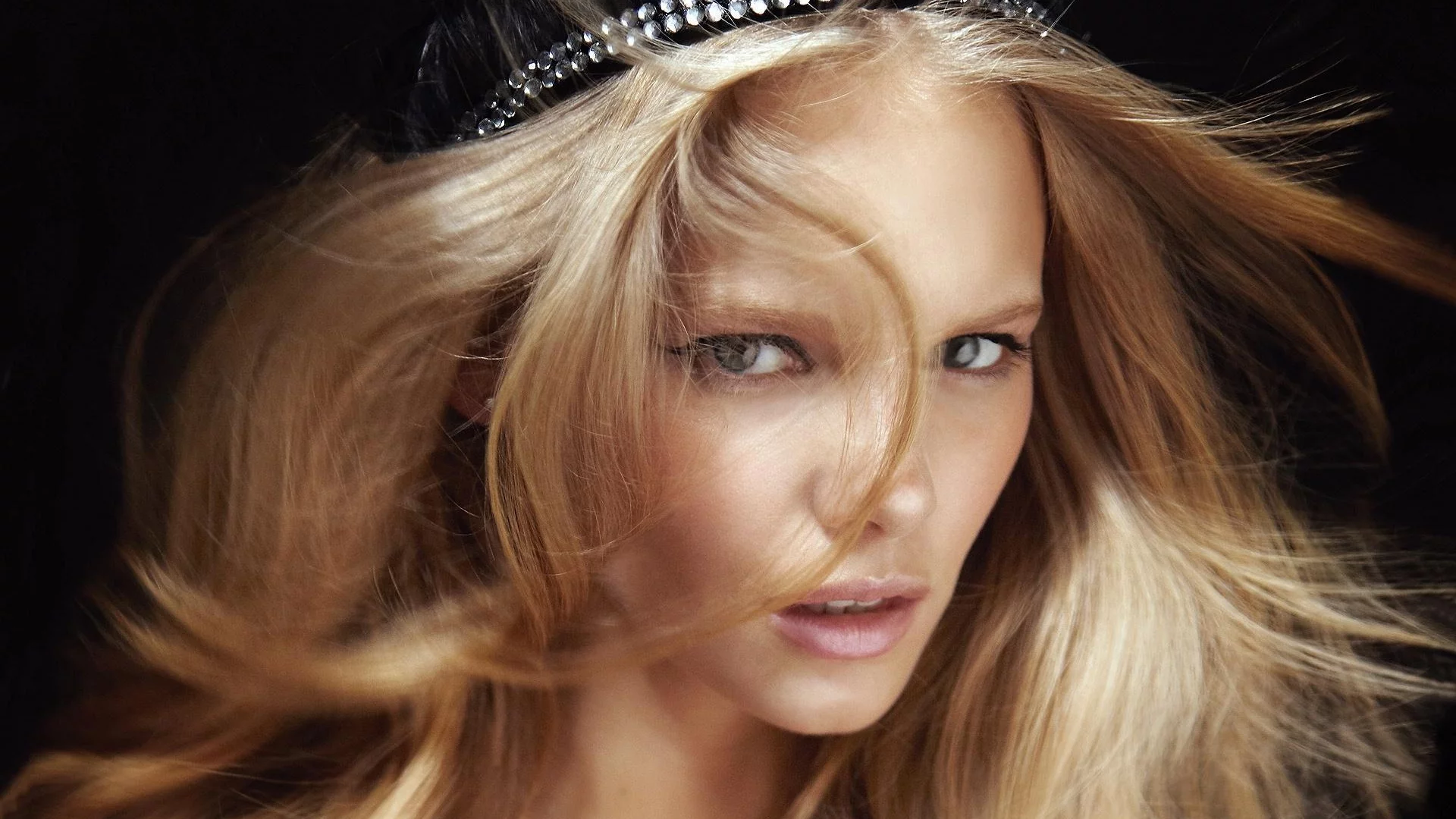 темный фон, модель, marloes horst, взгляд, красота