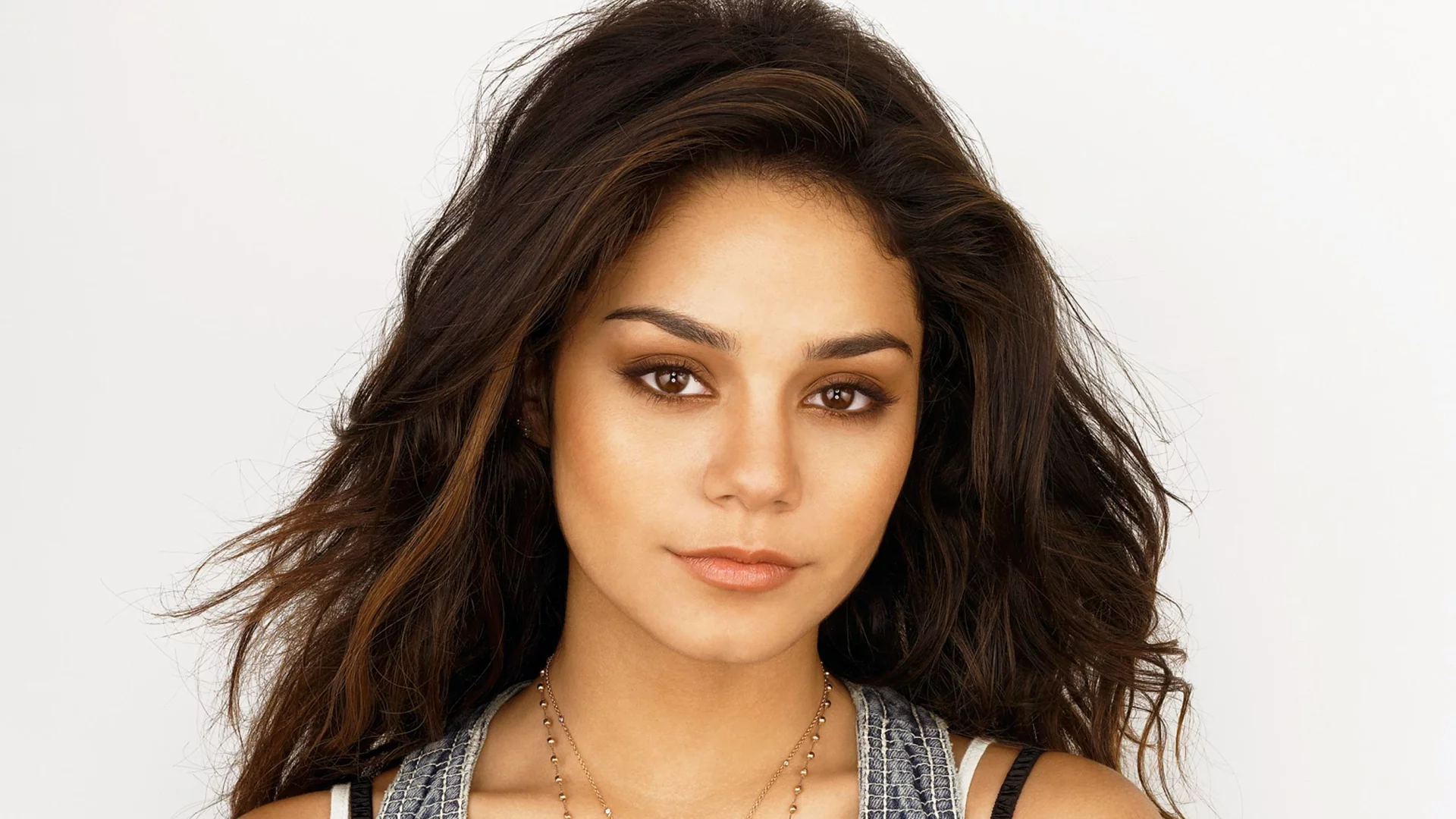 hudgens, vanessa, взгляд