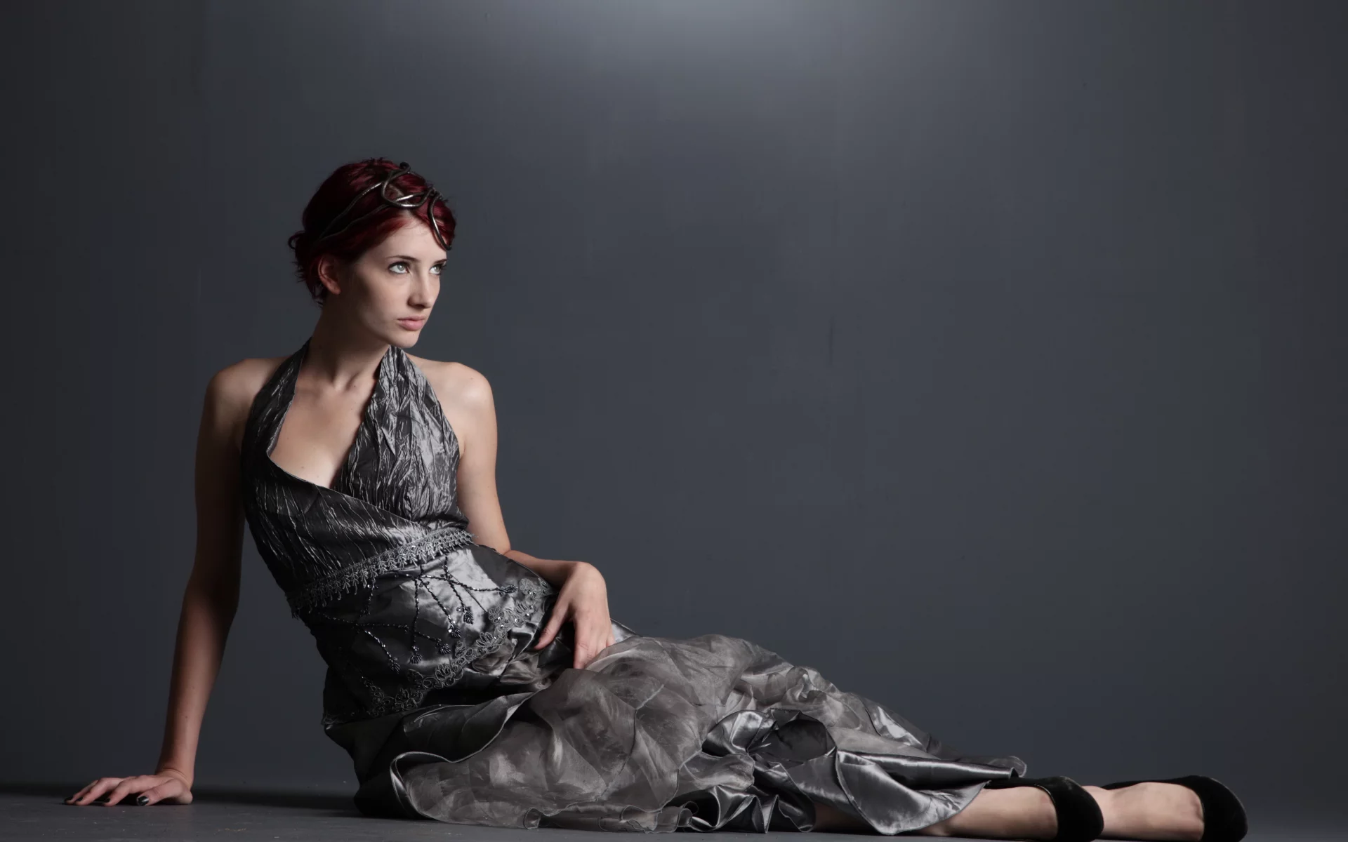 susan coffey, серый, фон