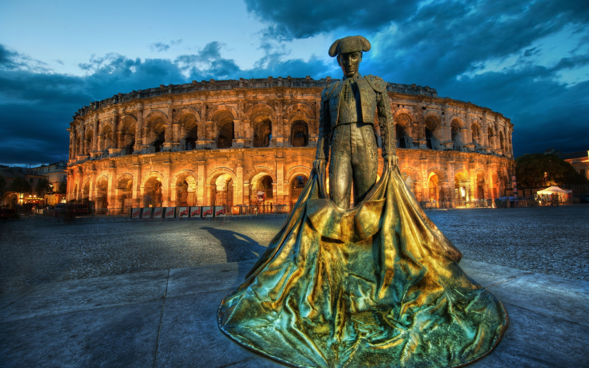 nimes, тореодор, памятник, france, колизей, скульптура