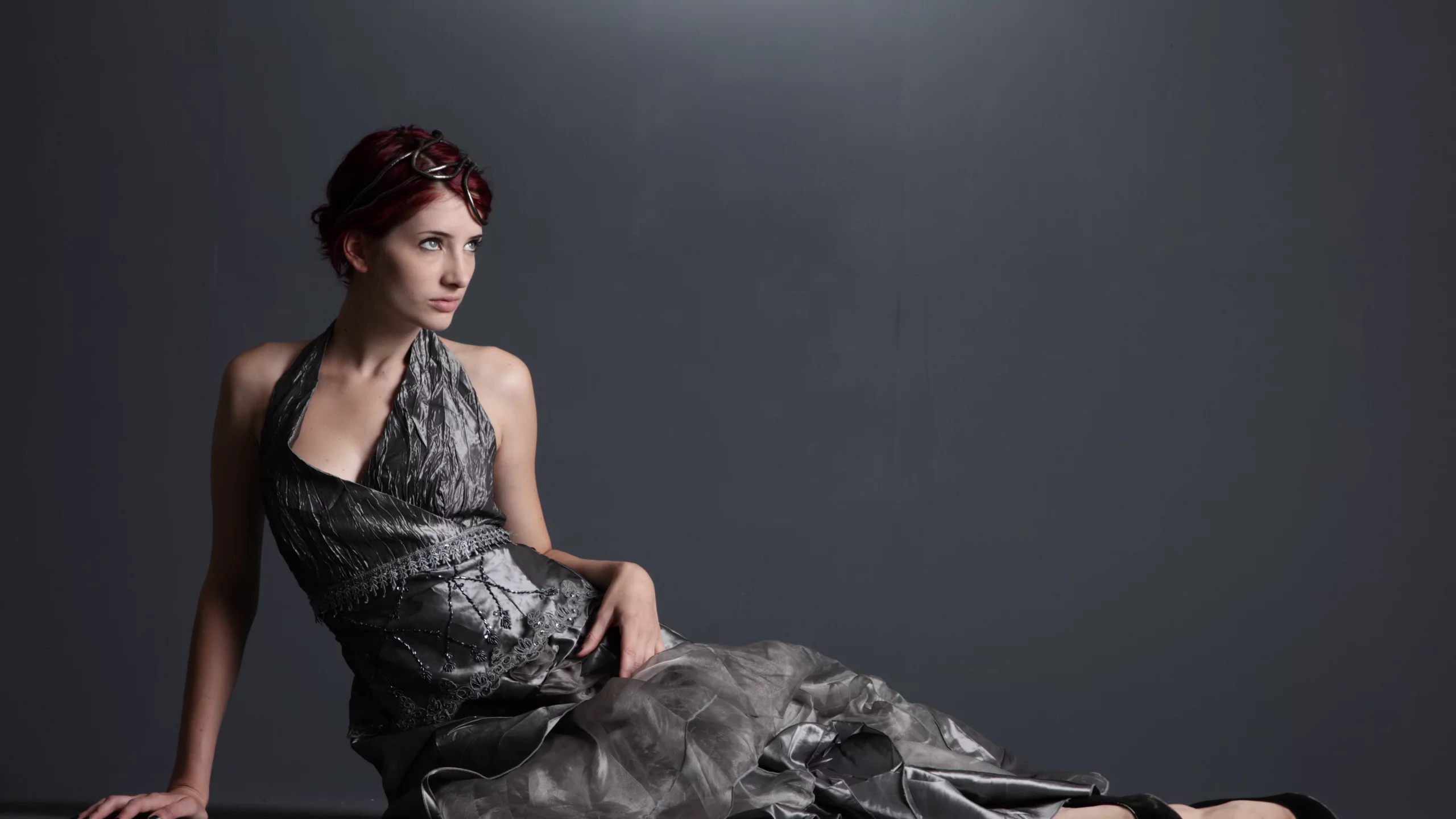 susan coffey, серый, фон