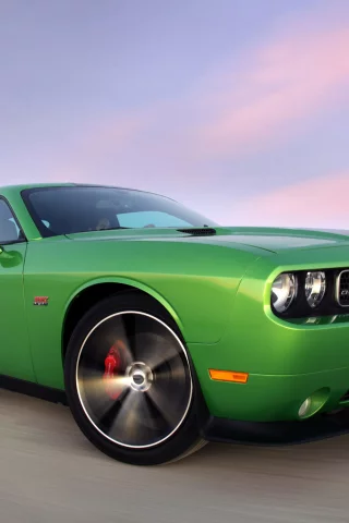 dodge, car, srt8, скорость, зеленый, облака, небо, challenger, 392 hemi, дорога, додж, muscle, авто