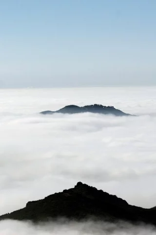 горы, тучи, над облоками, вершины гор