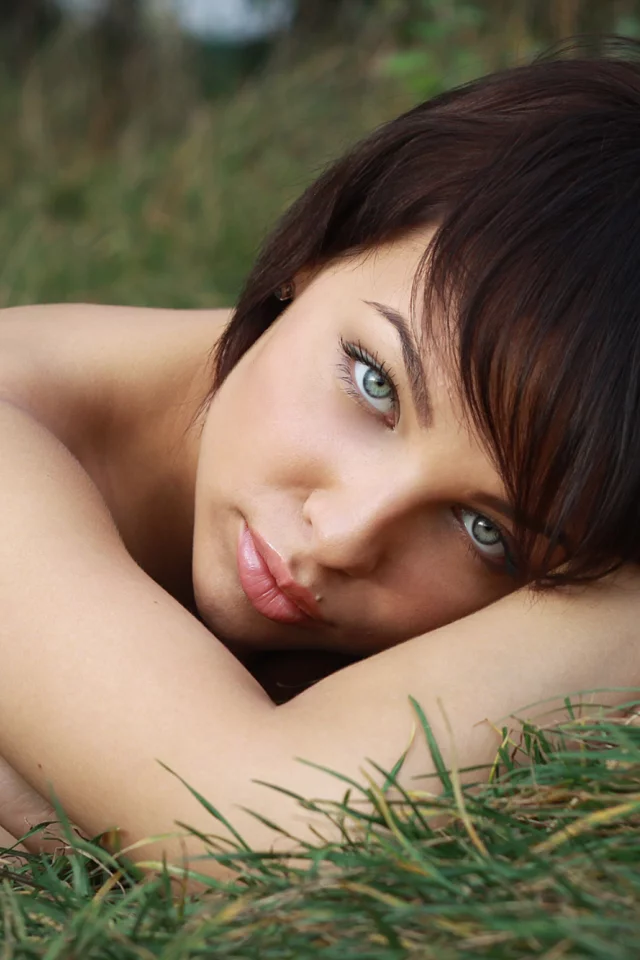 смотрит, трава, природа