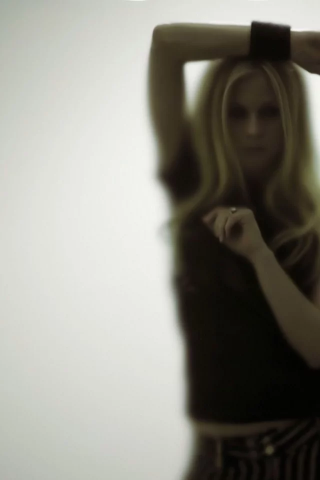 avril lavigne, стекло, певица, аврил лавин, силуэт