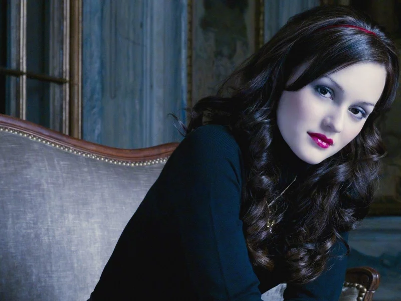 leighton meester, диван, губы, комната, макияж