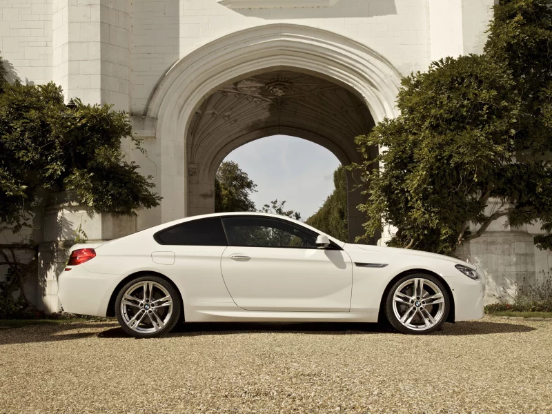 3000x2000, деревья, трава, машина, sun, trees, shadow, тень, 2012 bmw 6 series coupe, car, солнце, grass