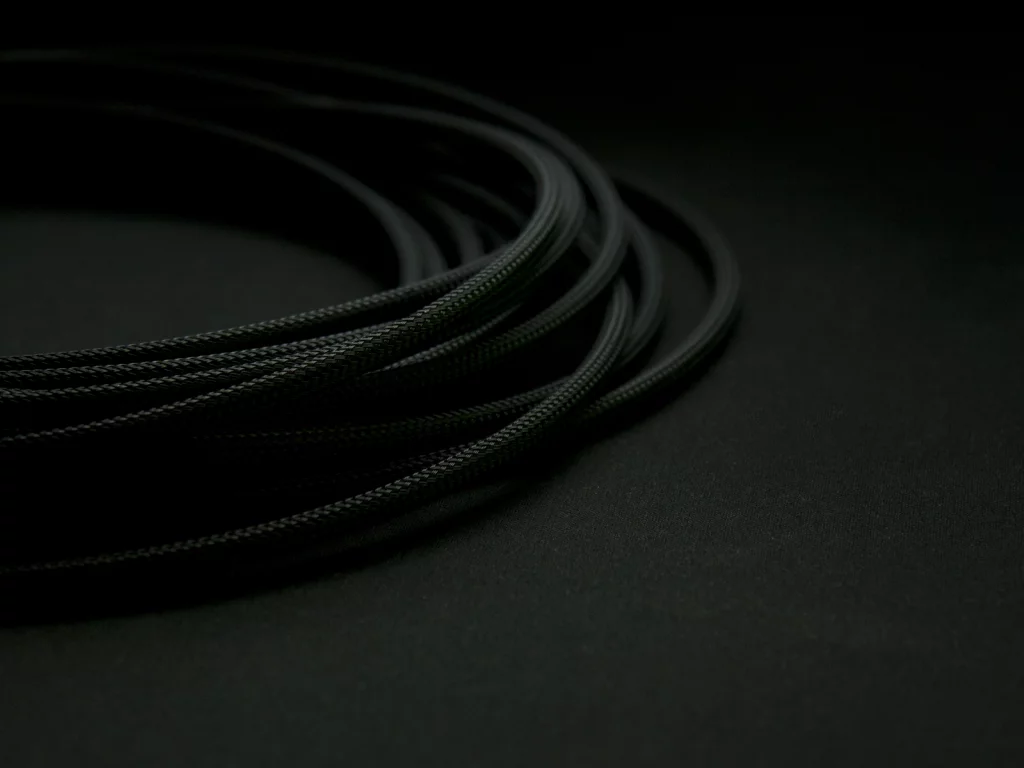 шнур, черный фон, минимализм, minimal walls, black color, 1920х1200