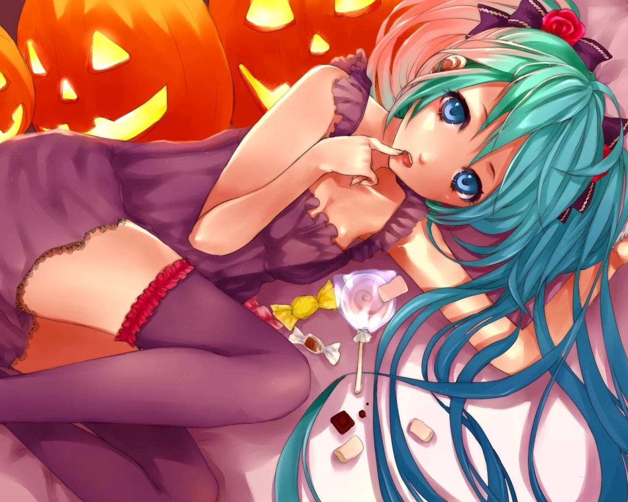 halloween, подушки, чулки, тыквы, vocaloid, конфеты, девушка, лежит, hatsune miku