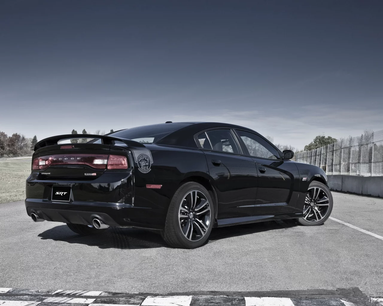 отражение, dodge charger, деревья, черная, трасса