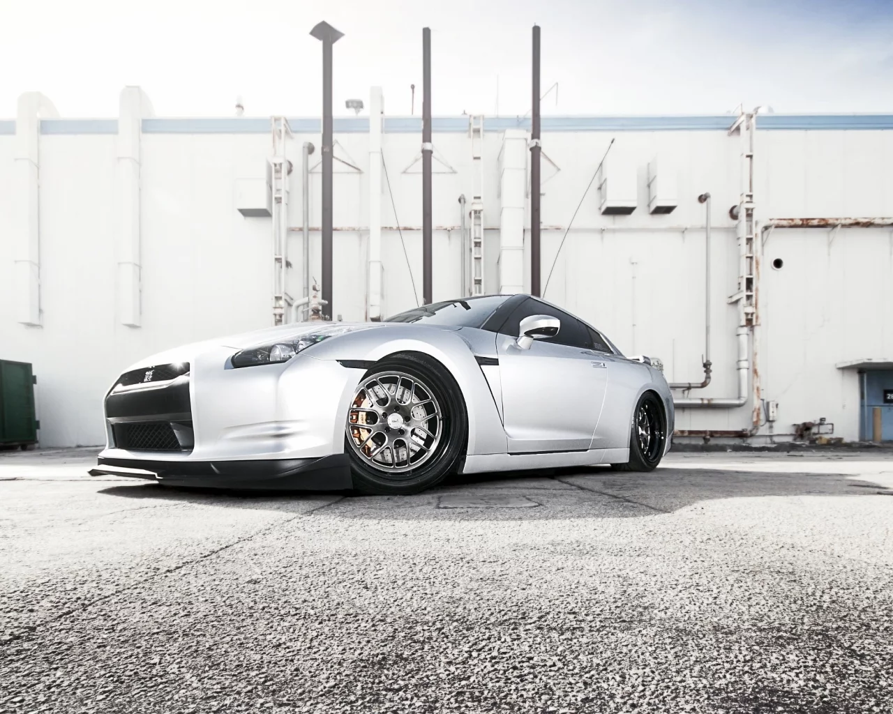 дом, nissan gt-r, асфальт