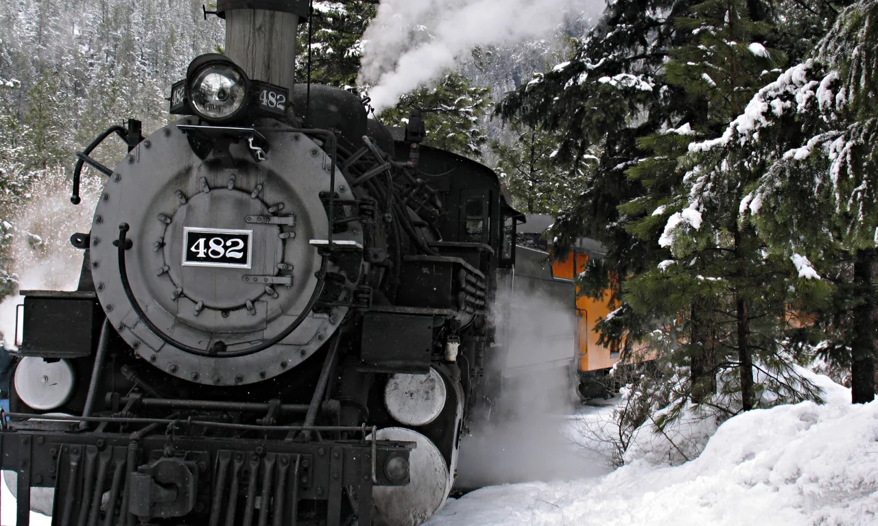 состав, железная дорога, winter in highlands, движение, steam train, деревья, вагоны, горы, зима, лес, паровоз, снег