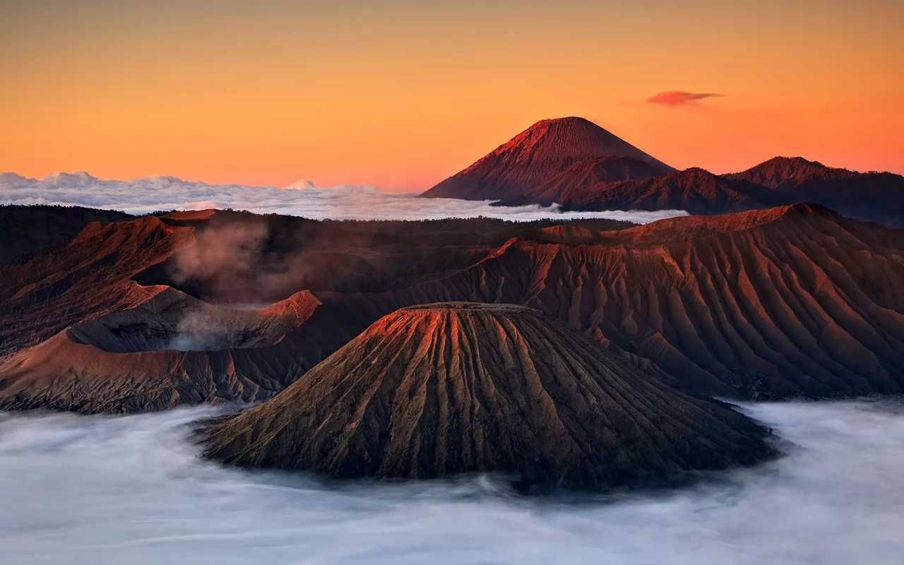 гора бромо, дым, горы, закат, east java, туман, индонезия, mount bromo, вулканы, indonesia, восточная ява