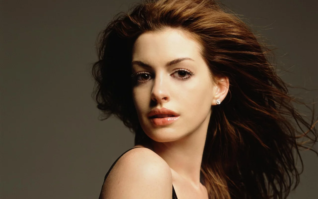 энн хэтэуэй, anne hathaway, взгляд