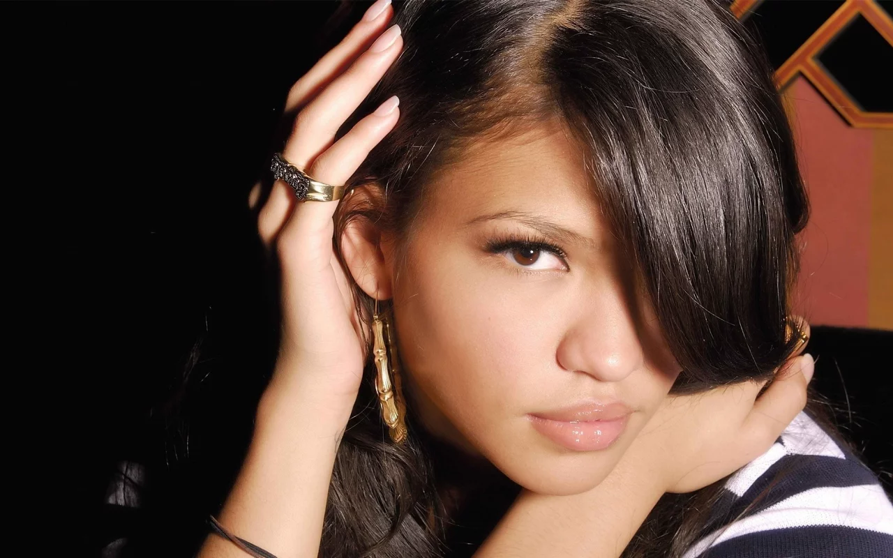 cassie ventura, лицо, взгляд, брюнетка, портрет
