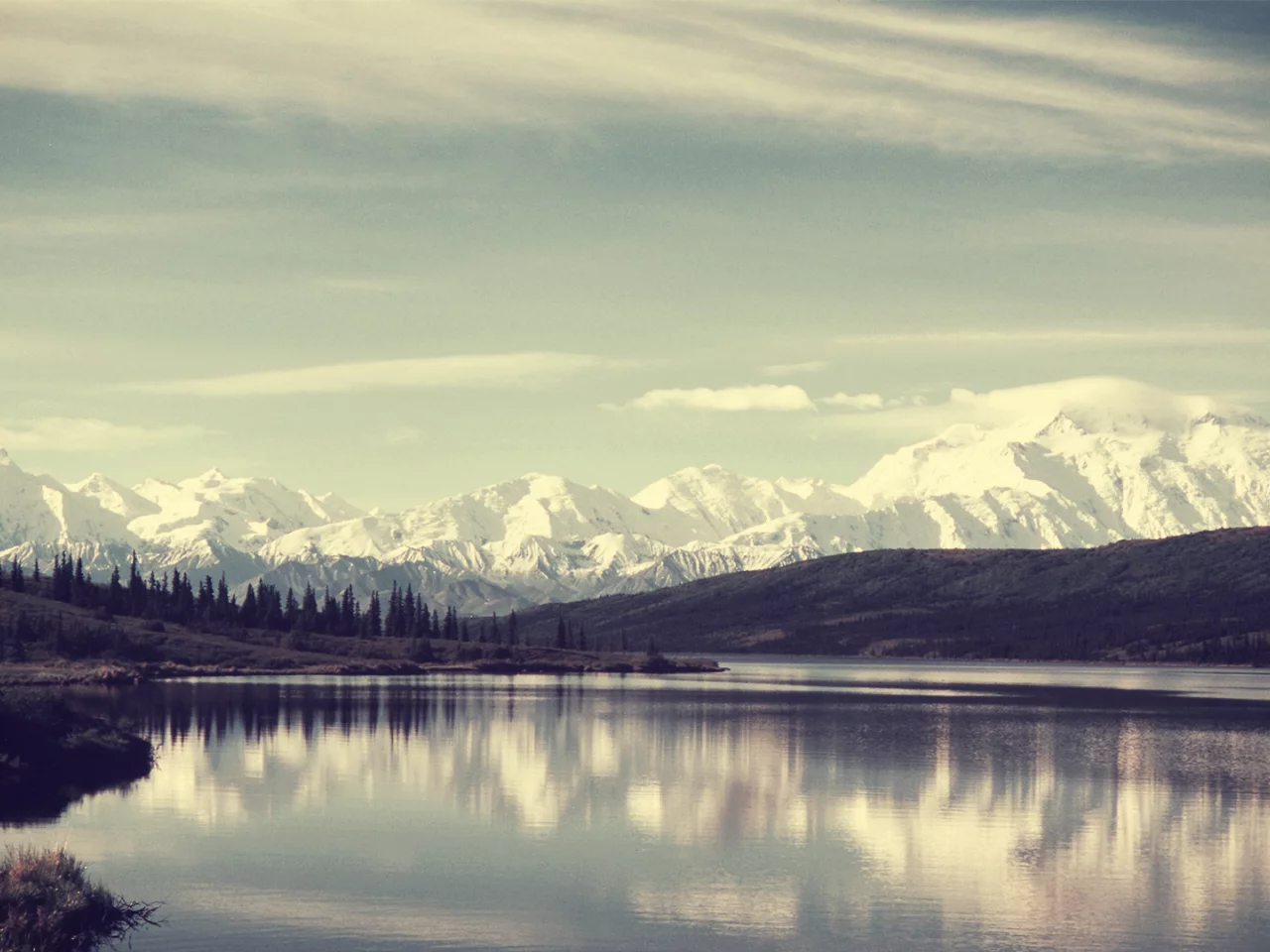 nature, clouds, forest, sky, grass, lake, горы, water, деревья, landscape, небо, вода, 1920x1080, trees, snow, mountains, трава, озеро, природа, лес, пейзаж, снег, облака